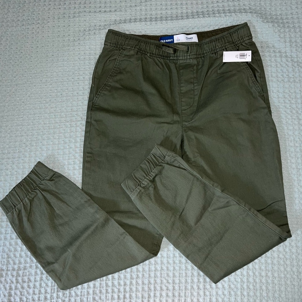 ⭐️3/$30⭐️ NWT Old Navy boys olive green chino joggers size L Plus